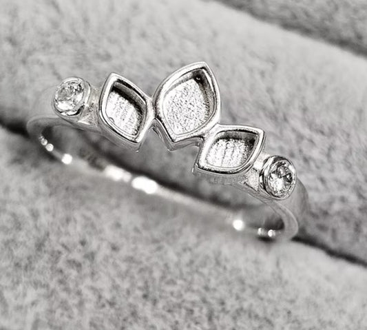 Leaf Trio Keepsake Ring